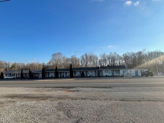 Building Photo - Fully Furnished Efficiently Apartment in Kuttawa