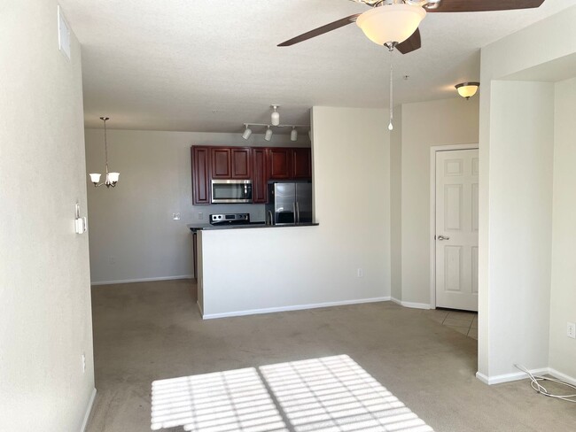 Building Photo - 2 bedroom 1 bath condo for rent in Parker ...