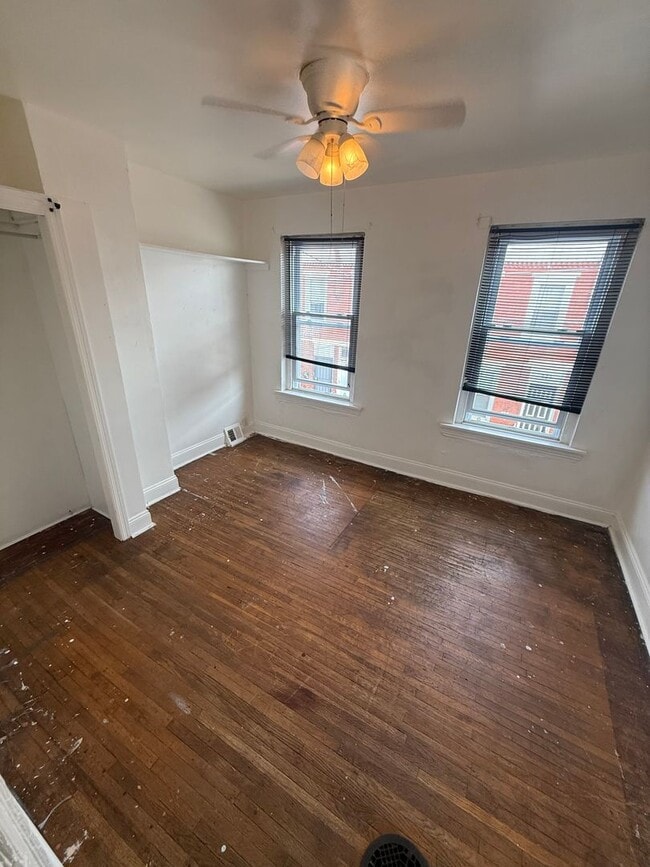Building Photo - 824 Winton St