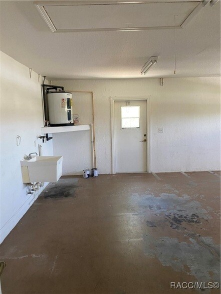 Building Photo - 5420 W Oak Park Blvd