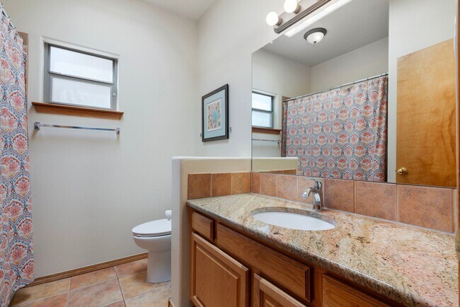 Building Photo - 6416 Sage Point Ct NE
