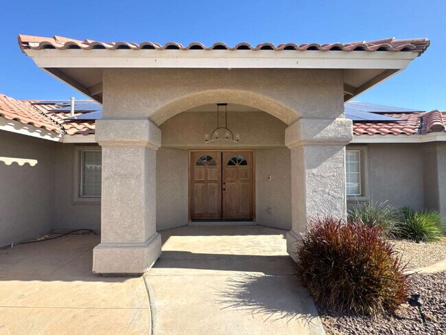 Building Photo - “Spacious 4-Bedroom, 2-Bathroom Home with Pool in Tamarack”
