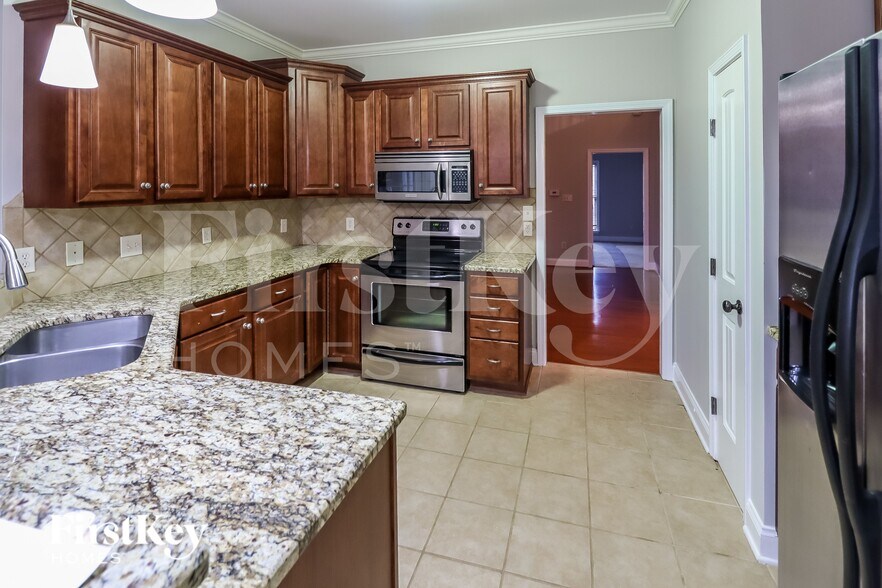 Building Photo - 5830 Heritage Park Dr