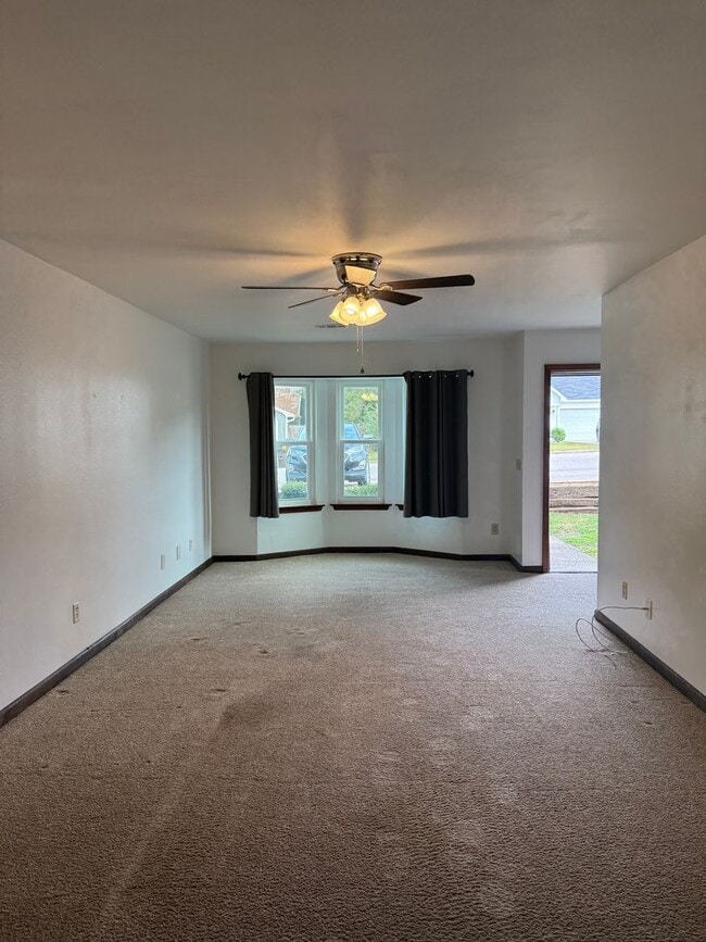 Building Photo - 218 Edith Way