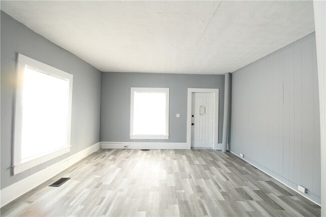 Building Photo - 249 Princeton Ave