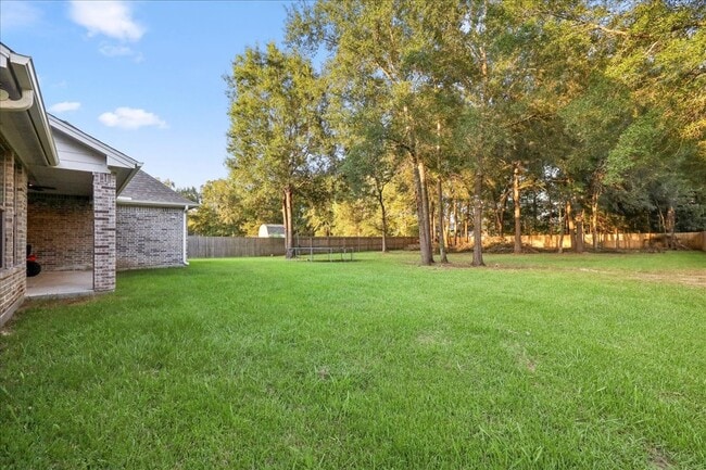 Building Photo - 10460 Jordan Ave