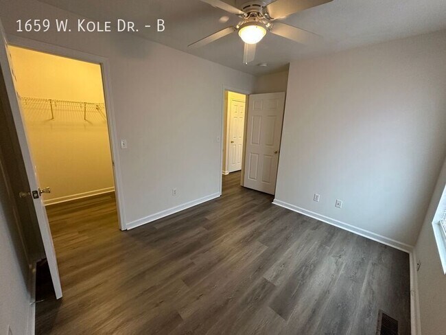 Building Photo - 1659 W Kole Dr