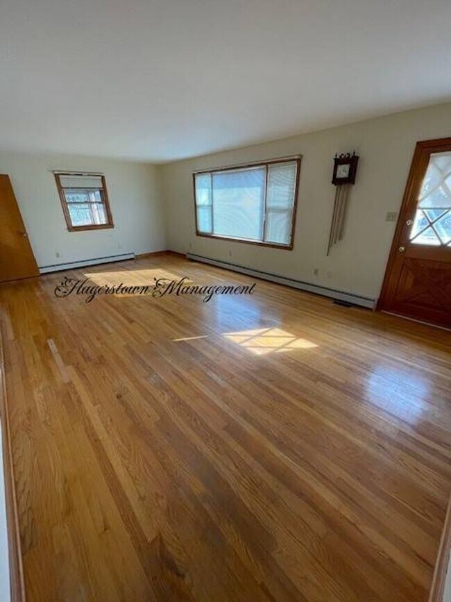 Building Photo - 3 BR Single Family Home