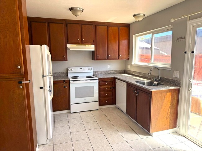 Building Photo - 4606 Granada Way