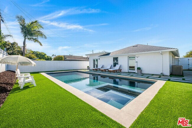 Building Photo - 134 La Plata