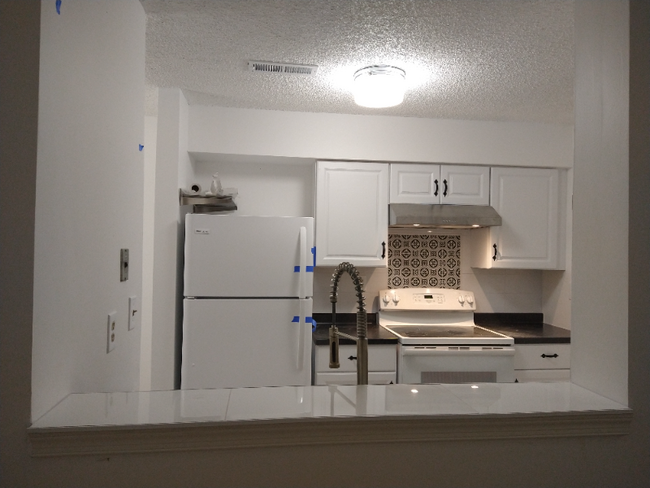 Building Photo - 2013 Aspen Dr