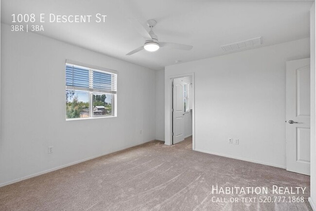 Building Photo - 1008 E Descent St