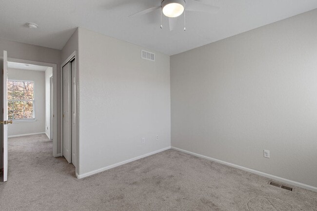 Building Photo - Beautiful 4 bedroom in Observatory Village