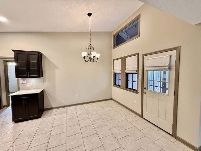 Building Photo - Spacious 3BR/2BA Home in Terre Haute – Fireplace, Garage, Fenced Yard + Lawn Care Included