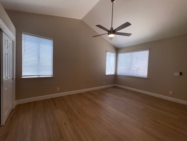 Building Photo - 798 Shannon Dr
