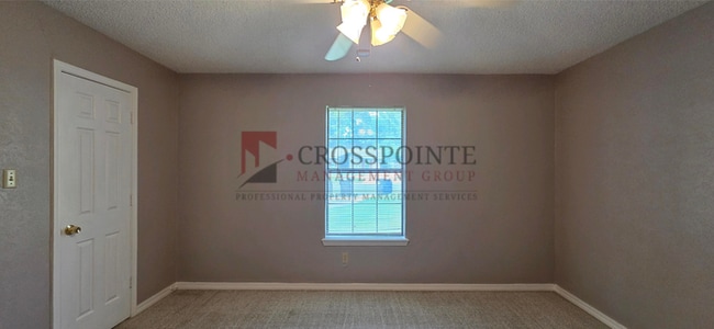 Building Photo - Spacious and Stunning 3 Bedroom 2 Bath Home in Longview!