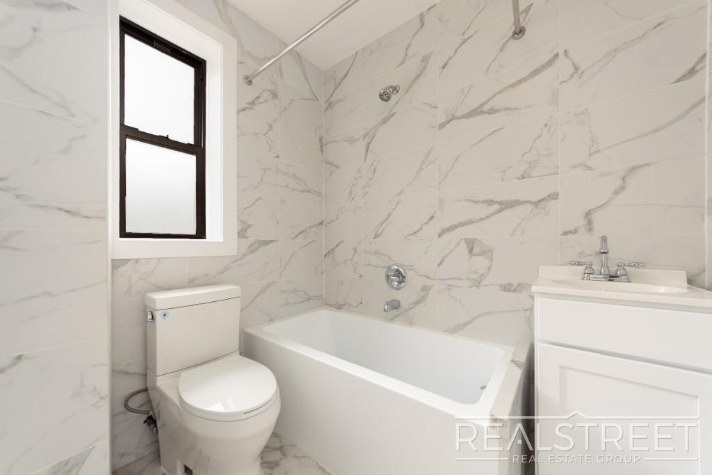 Building Photo - Prosepct Heights Brand new 3 Bedroom 2 Bathroom with in unit WD!