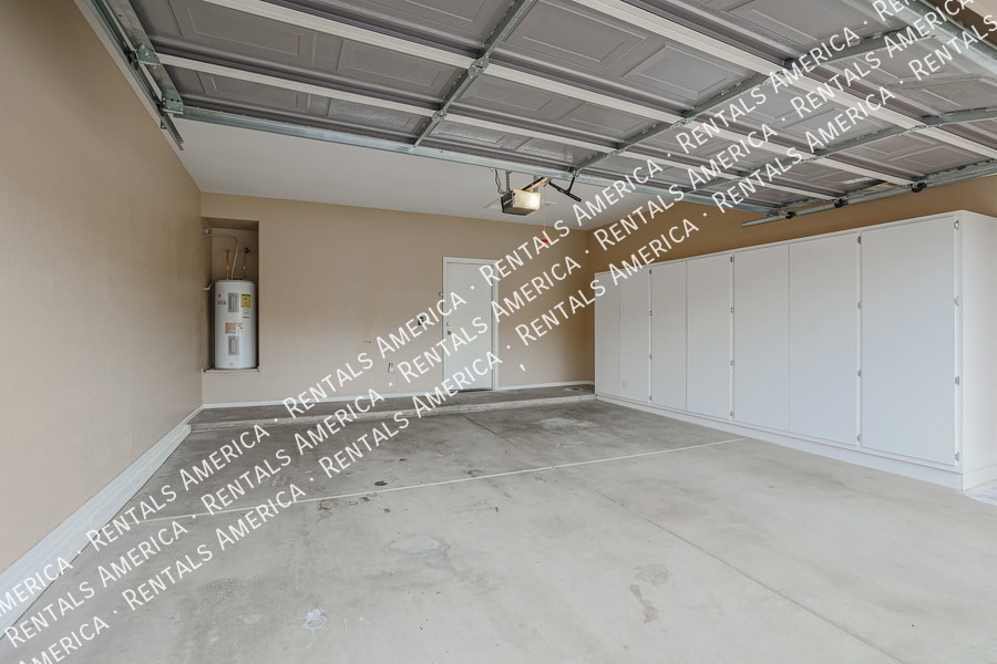 Building Photo - 263 E Ashurst Dr