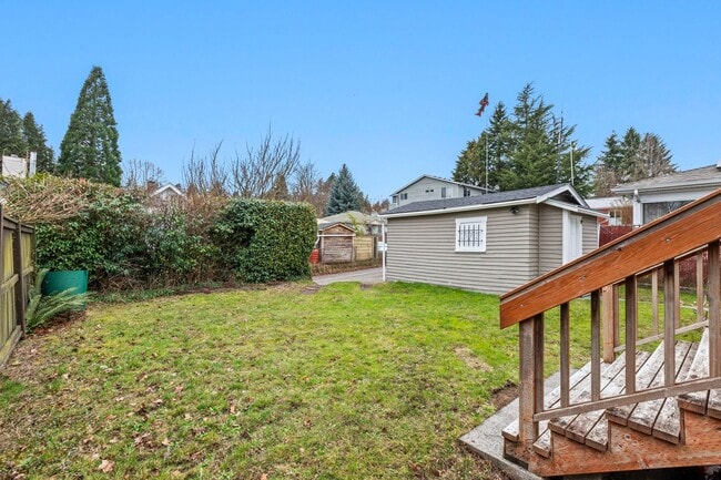 Building Photo - 3bd/1.75ba Seattle Home