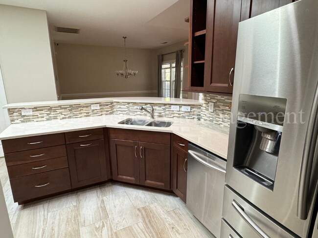 Building Photo - 7824 Sanderling Pl