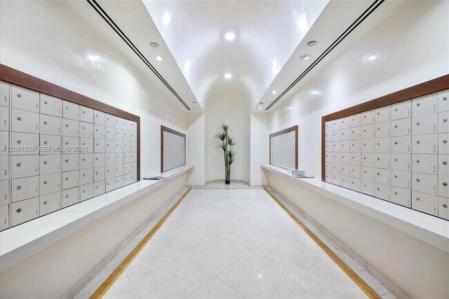 Building Photo - 19355 Turnberry Way