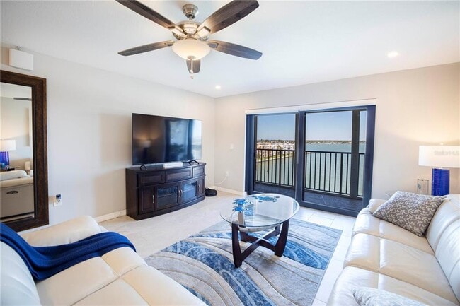 Building Photo - 7300 Sun Island Dr S