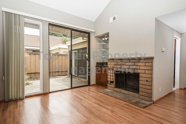 Building Photo - 117 Northcreek Cir