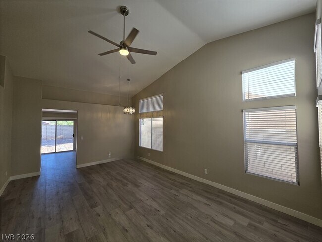 Building Photo - 626 Palmwood Ln