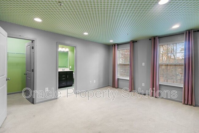 Building Photo - 1201 Falcon Point Dr