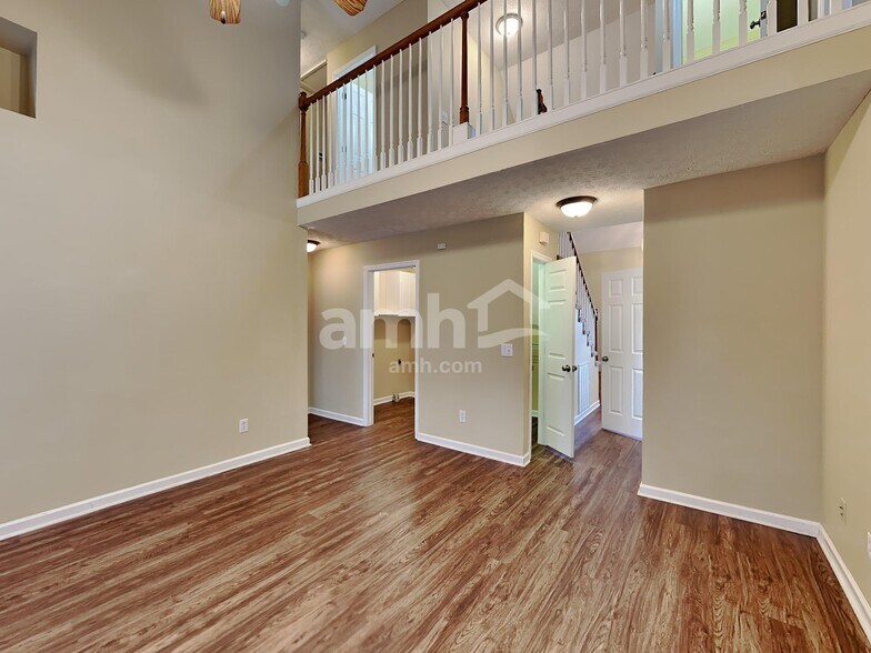 Building Photo - 1617 E Blairmont Dr