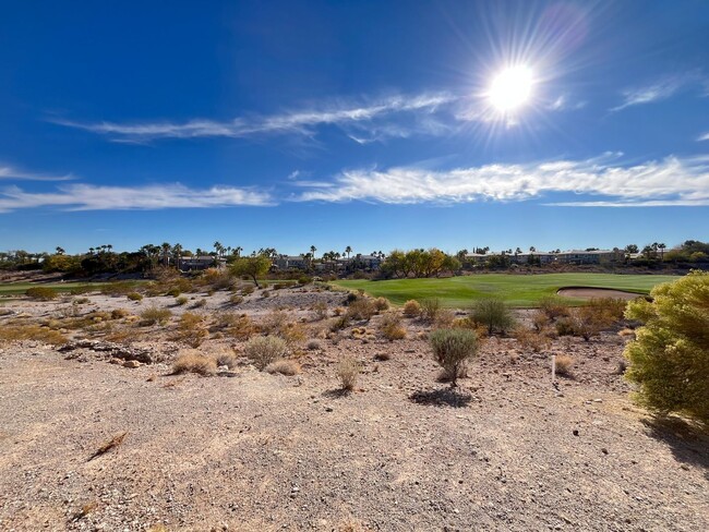 Building Photo - Summerlin Fully Furnished Condo on Golf Co...