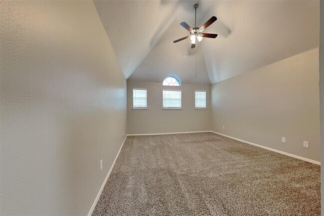 Building Photo - 9903 Jockey Club Dr