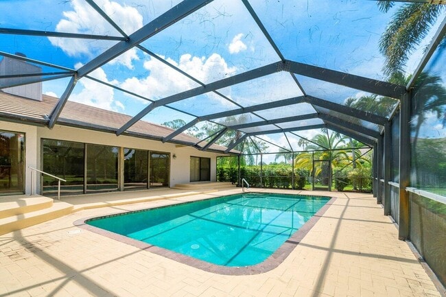 Building Photo - 9405 Dundee Dr