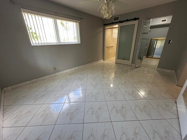 Building Photo - 14905 Wedgefield Dr