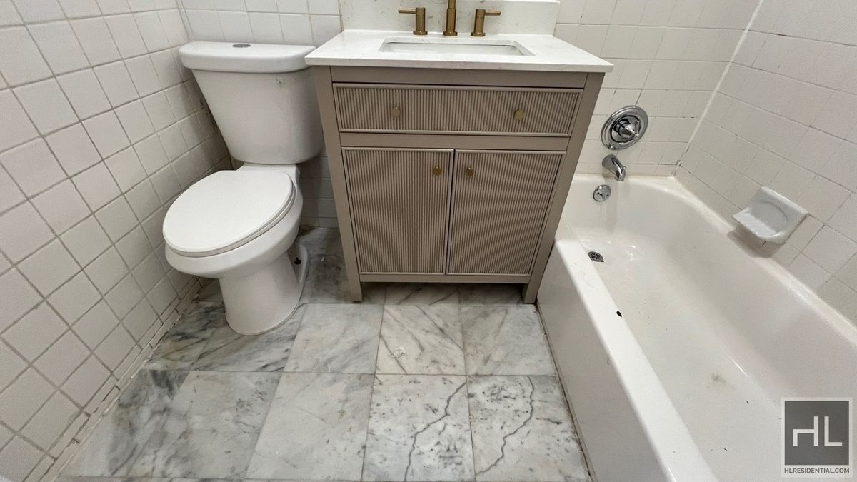 Building Photo - 1689 E 48th St