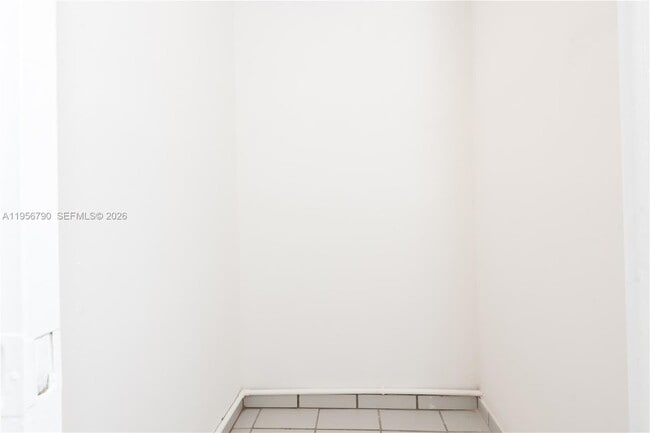 Building Photo - 2617 SW 32nd Ct