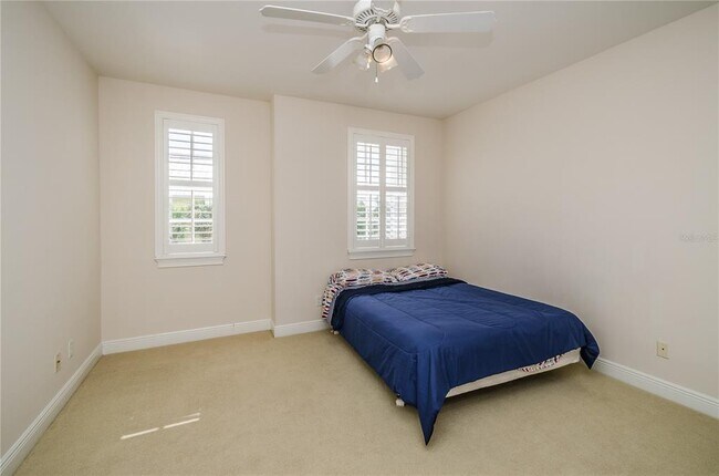 Building Photo - 924 Hemingway Cir