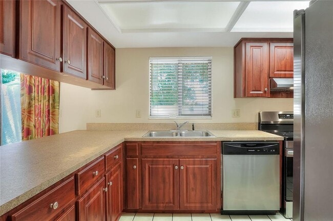 Building Photo - 3988 Oak Loop