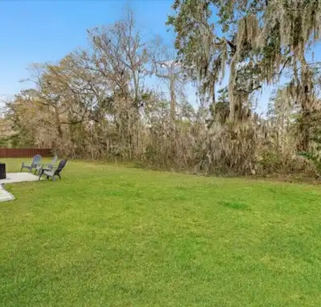 Building Photo - 104 Simon Cir