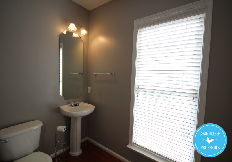 Building Photo - 5542 Red Robin Rd