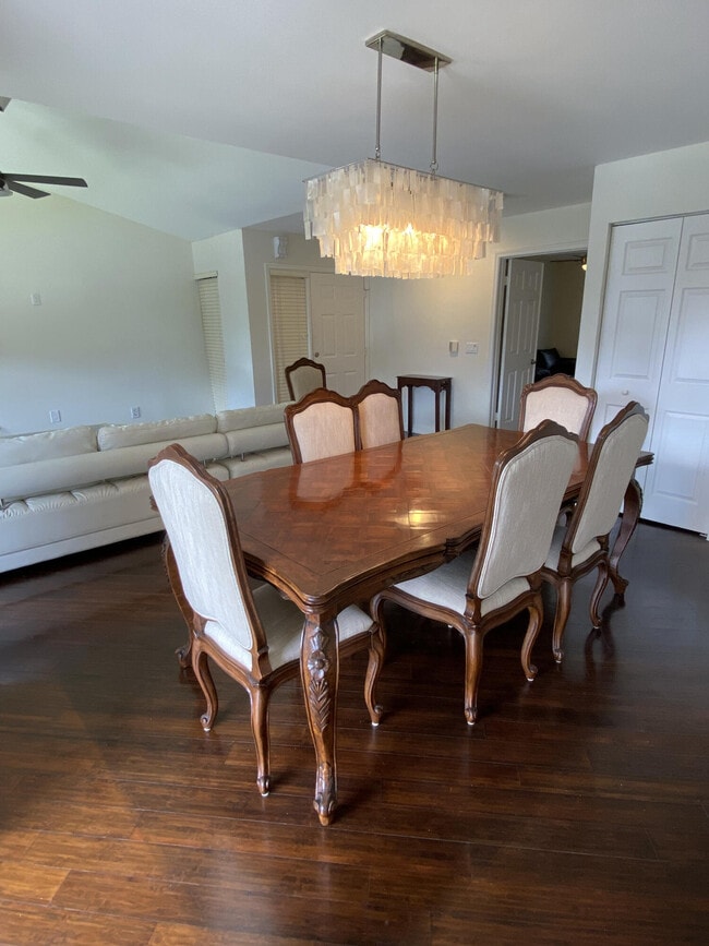 Building Photo - 5621 Coach House Cir