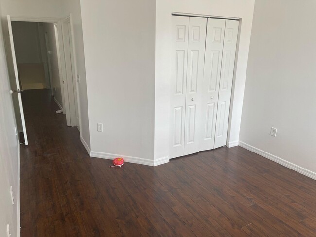 Building Photo - 4189 Crystal Lake Dr