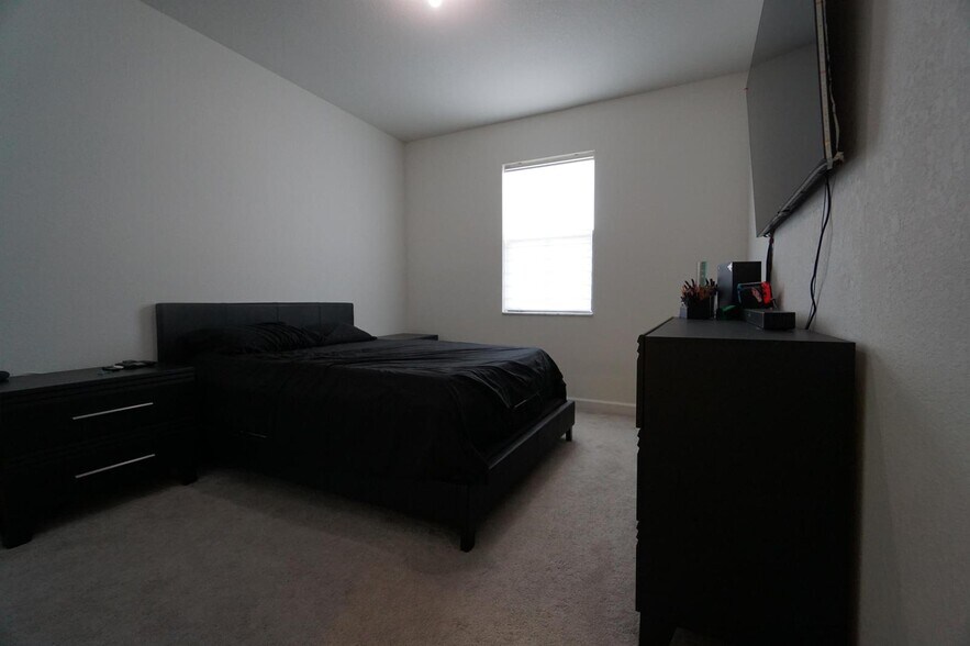 Building Photo - 23010 SW 128th Pl