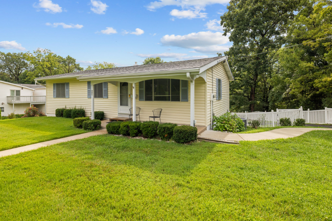 Building Photo - 401 S Ballas Rd