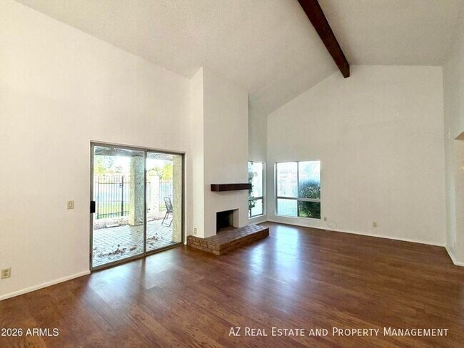 Building Photo - 2901 W Sierra St