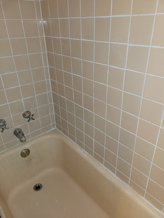 Building Photo - 4643 Church St