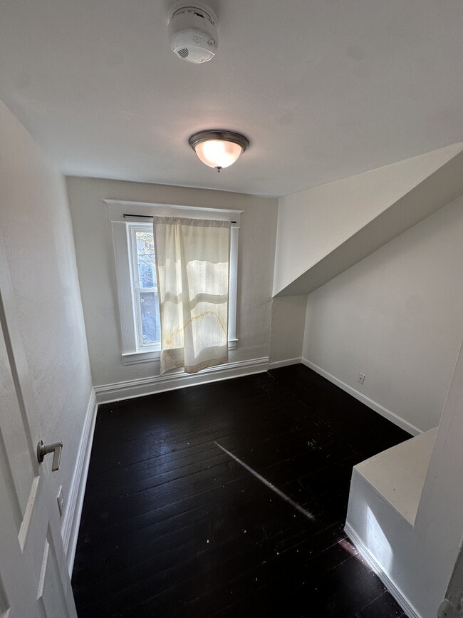 Building Photo - 1023 Bement St