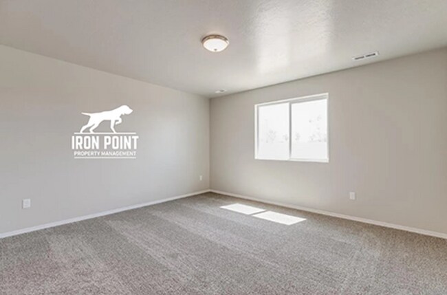 Building Photo - 1449 W Crooked River Dr