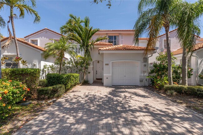 Building Photo - 935 Corkwood St
