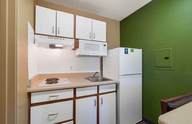 Building Photo - Furnished Studio-Clearwater - Carillon Park